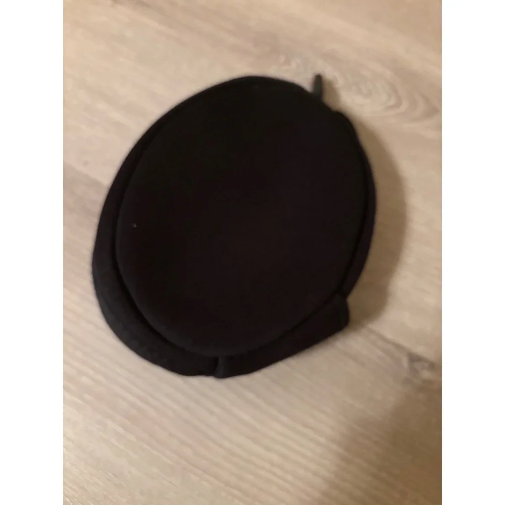 Beats By Dre Black‎ Neoprene Headphone Carrying Case with Red Logo Travel Music